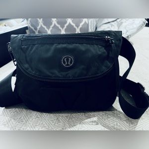 EUC* Lululemon “Festival Bag”